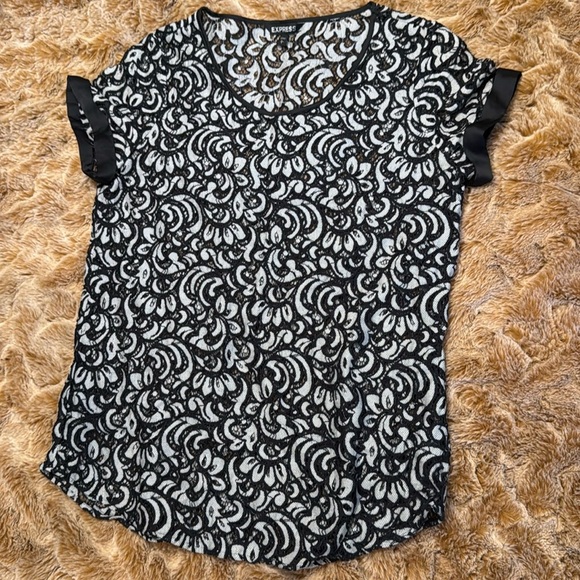 Express Black and White Patterned Women's Top size L - Picture 8 of 13